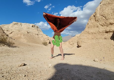 ブラックマジックオンリーファンズ アートヌード 画像