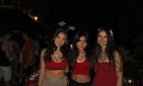 エモヌードオンリーファンズ セクシーヌード 写真