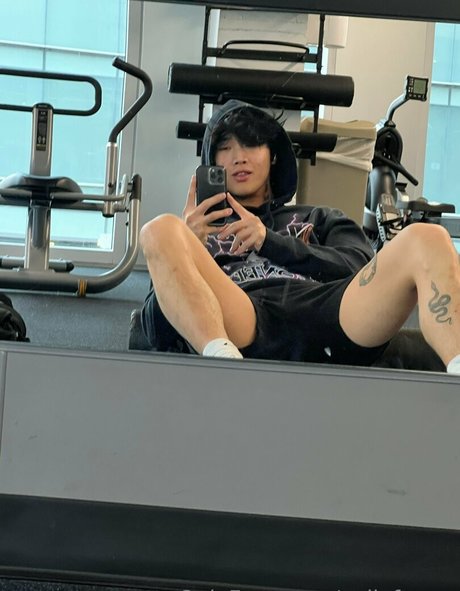 ストリッパーオンリーファンズ 美しいxxx 画像