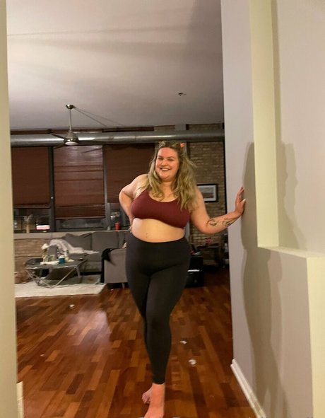 ellesbelly 裸モデル アーカイブ