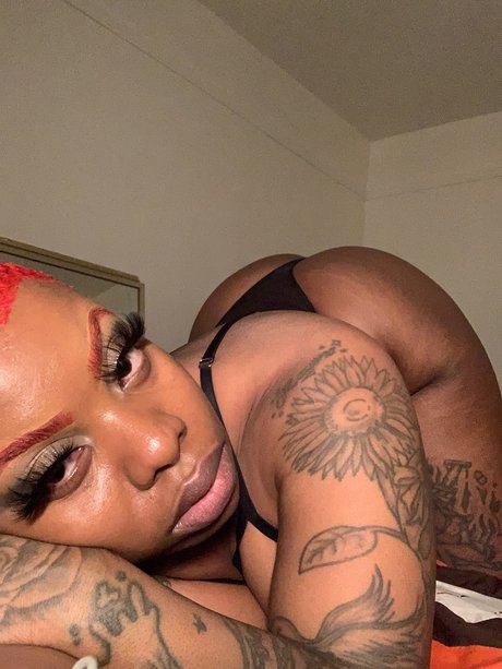 The Pussy God Muva 無料のポルノスター 写真