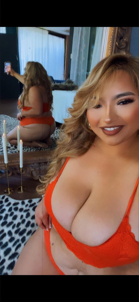 xoCurvybee ポルノ女優 写真
