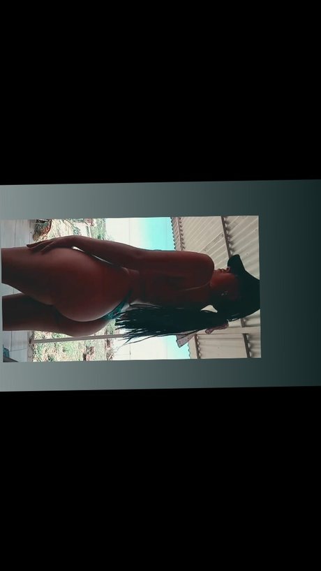 Naomicruzz ポルノスター アーカイブ