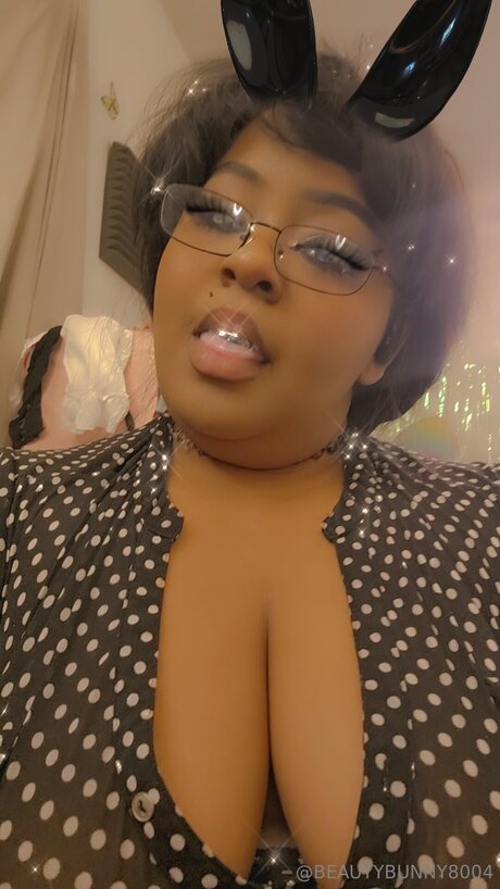 エボニーサマーオンリーファンズ トップ 写真