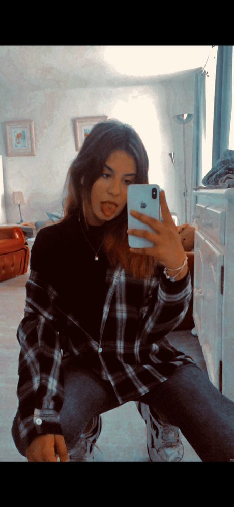 セックスガールズオンリーファンズ アート裸 画像