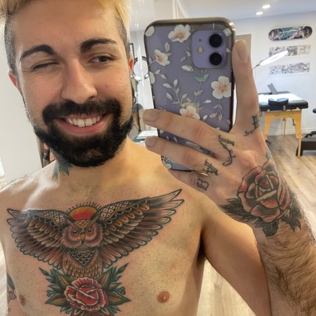 Nicolas George かわいいモデル 写真