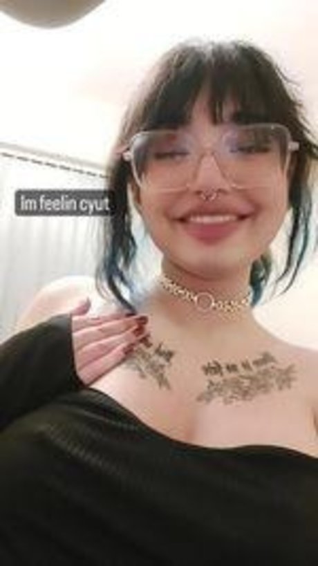 Mommi アダルト女優 写真