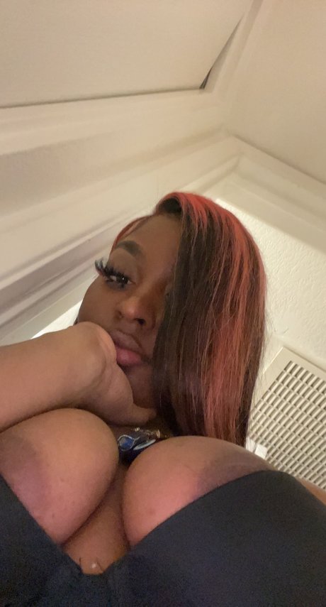 Tamia profile image