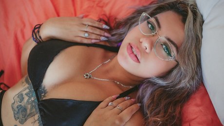 Amaiiran suicide エロティックなポルノスター 写真