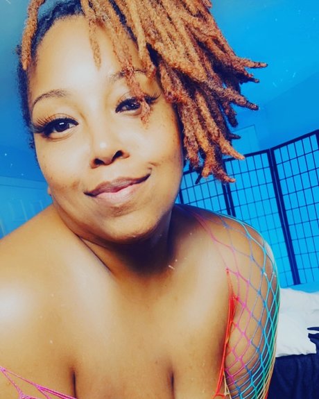 Nisha Swallowz セックスモデル 写真
