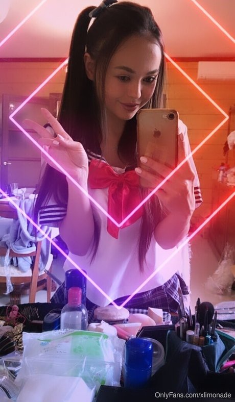 ティーンヌードオンリーファンズ アートxxx ギャラリー