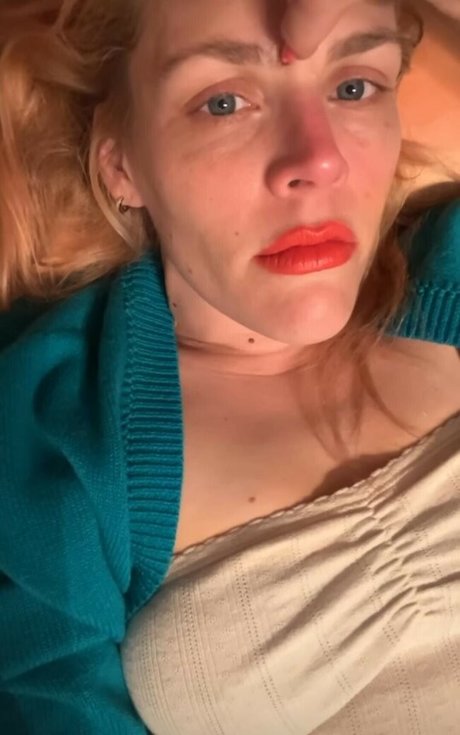 Busy Phillips アダルトモデル 写真