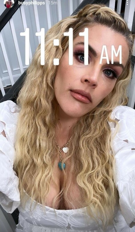 Busy Phillips ポルノスター 高品質 画像