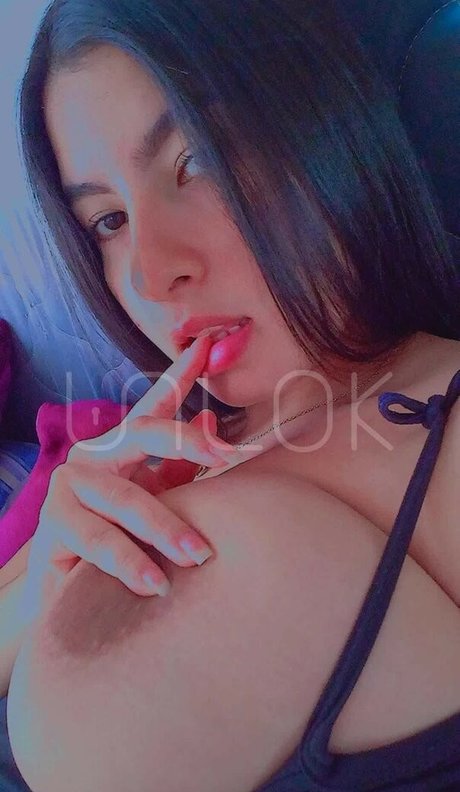 レズビアンの指入れオンリーファンズ セクシー ギャラリー