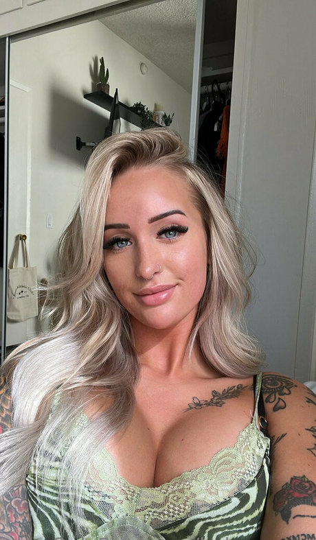 babyyessie ポルノスター セックス 写真