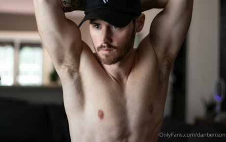 danbenson 完璧なポルノスター 写真