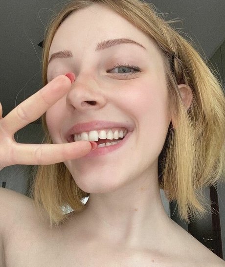 Agnese Innocente ポルノスター 独占 写真