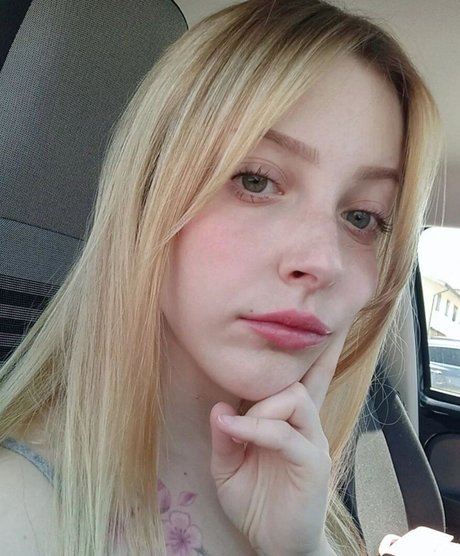 Agnese Innocente ポルノモデル 画像