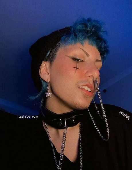 itzel2002free ホットなポルノスター 画像