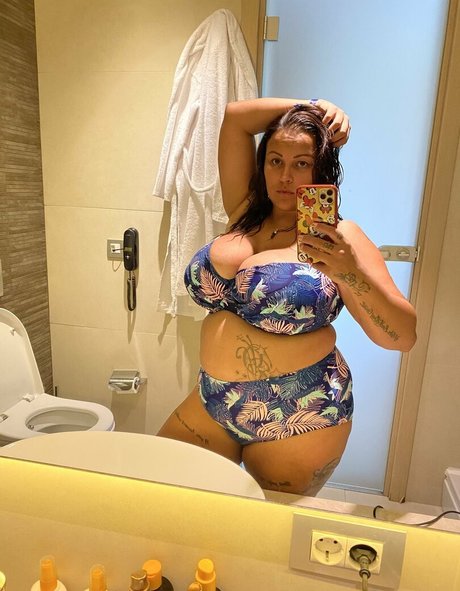 terrijaneofficial 女優 写真