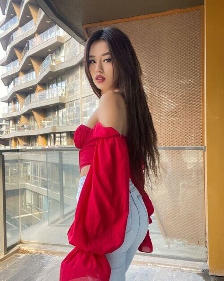 misslunacutie 独占スター 写真