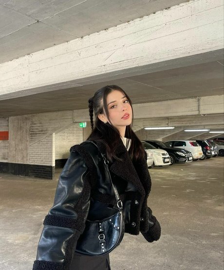 おっぱいオンリーファンズ アートヌード 画像