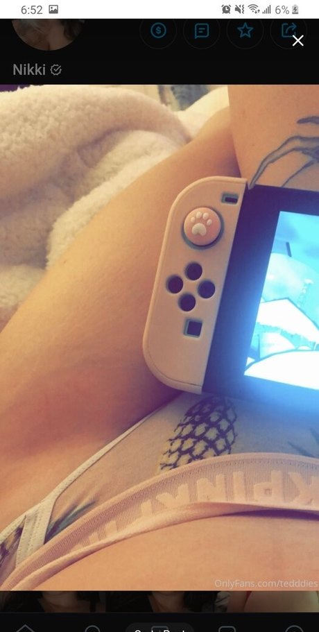 ヌード自撮りオンリーファンズ アートxxx 写真