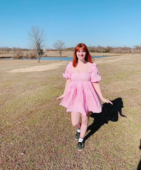 白いランジェリーオンリーファンズ セックス 写真