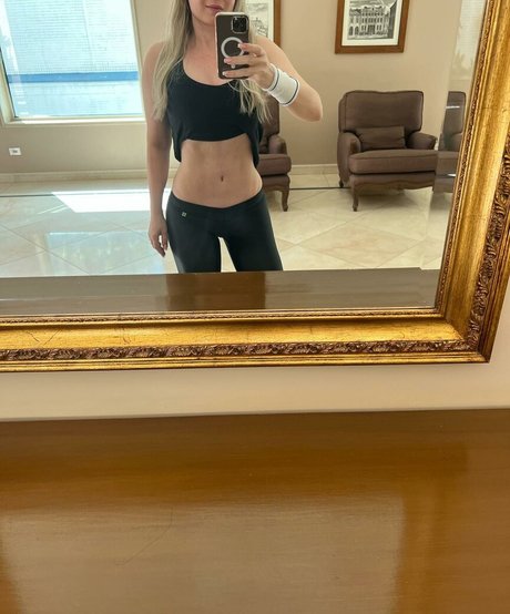Joice Hasselmann ポルノスター セックス 画像