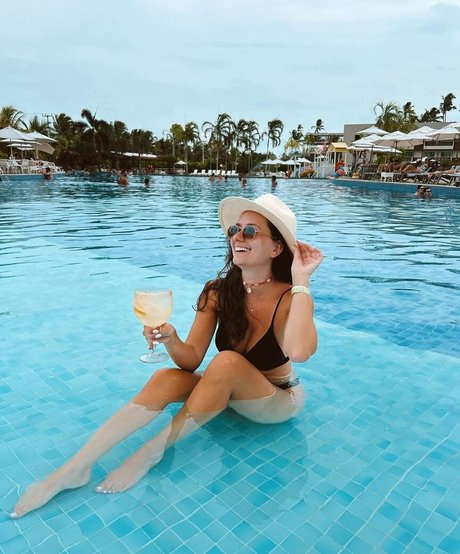 Camila Bonatelli エロティック女優 写真