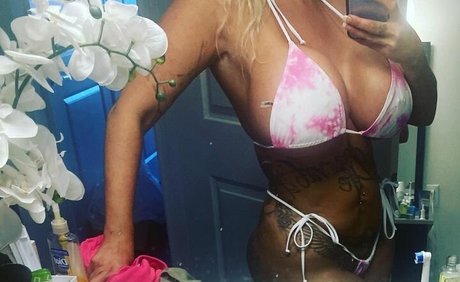 Kacey Diamonds ポルノスター パーフェクト 写真