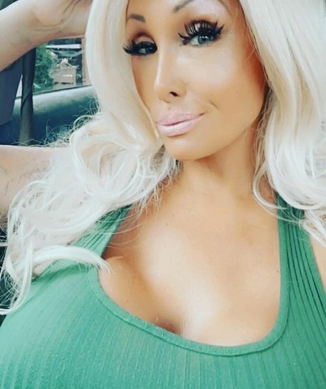 Kacey Diamonds ホット女優 ギャラリー