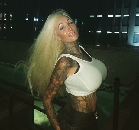 Kacey Diamonds セックスモデル 写真