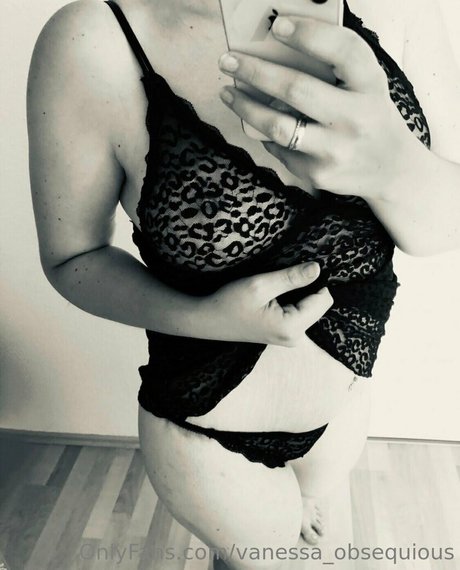 vanessa obsequious 無料のスター 画像