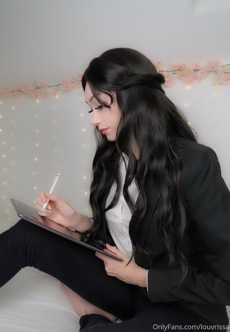 louvrissa アートモデル 写真