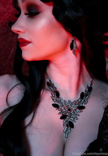 louvrissa トップ女優 画像