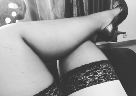 femdomyou エロティックなモデル 写真