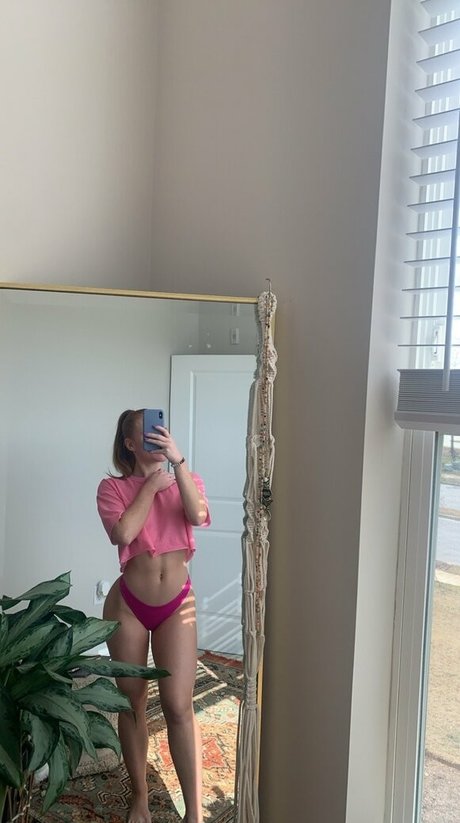 lila davis ヌードのポルノスター 画像