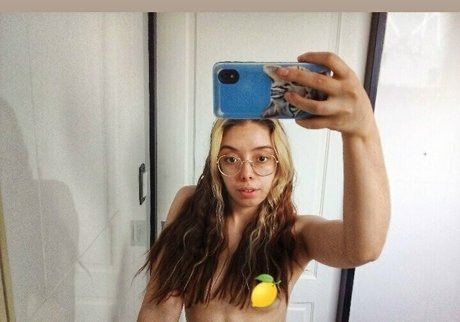 lillymeawfree 裸の女優 写真