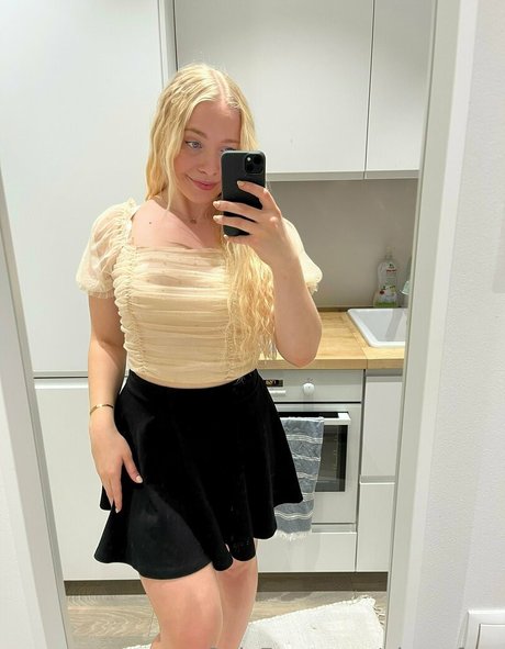 alora free 完璧なモデル ギャラリー