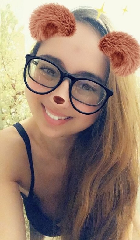 裸のシャワー オンリーファンズ ポルノグラフィック ギャラリー