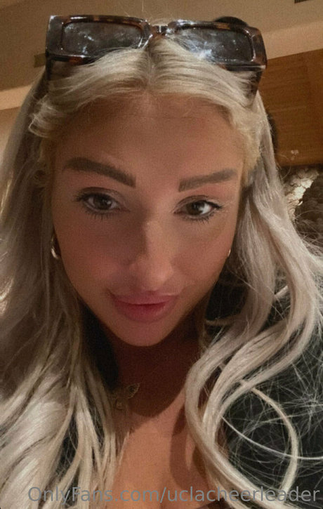 小さいチンポのシーメールオンリーファンズ 無料ヌード 写真