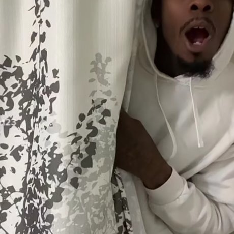 BBC フェムボーイ オンリーファンズ ヌード 写真