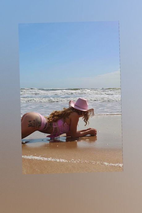 Allyjaay 裸のモデル 写真