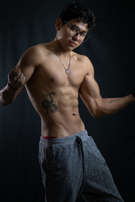 Alan Ruiz ホット女優 写真
