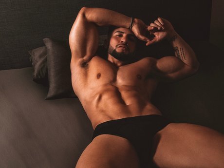Daniel Meza 女優 画像