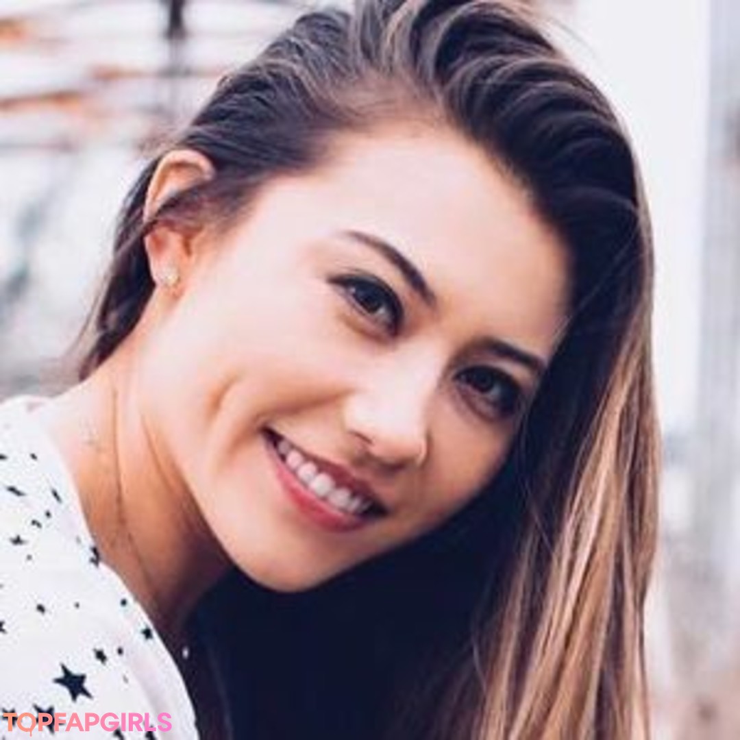 Sasha Emiri 完璧なスター 写真