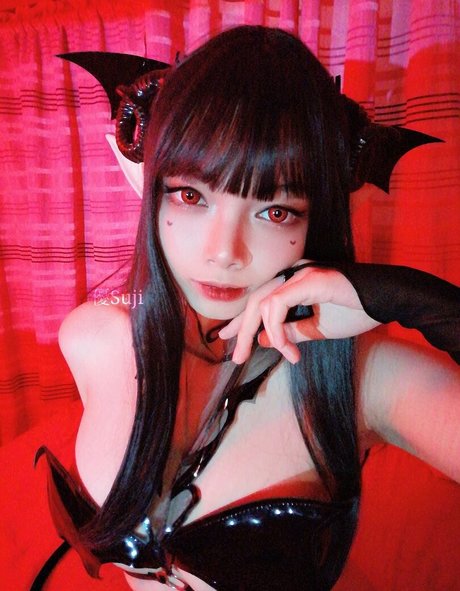 熟女潮吹きオンリーファンズ エロチック 写真