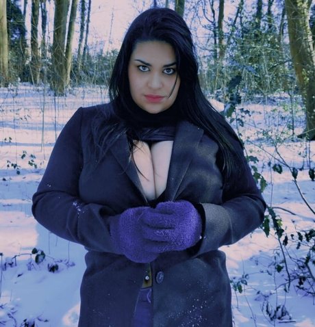 Jennifer Busty Latina 限定スター ギャラリー