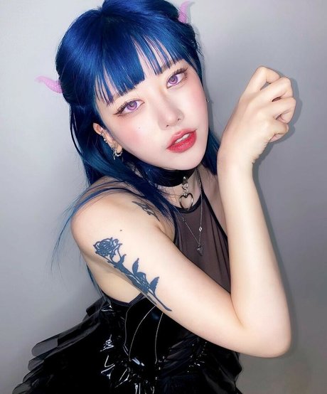 Naughty Rabbit xxxポルノスター 写真